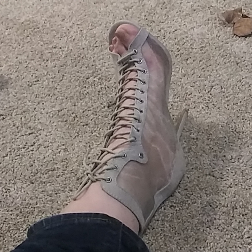 Shoes - Picture 2 of 7